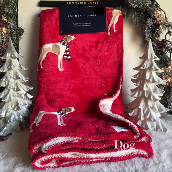Tommy Hilfiger Hound Dog Sherpa Pet Throw - Picture 7 of 7
